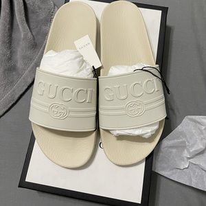 Gucci logo rubber slide sandal